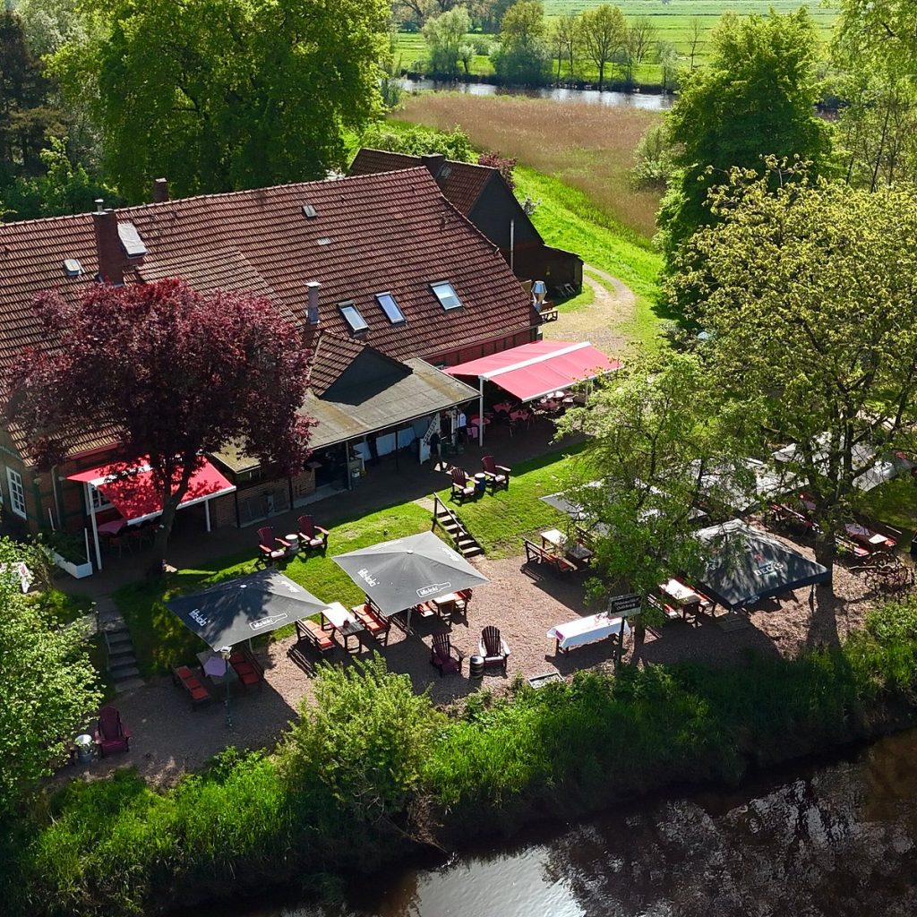 ein-naturbelassener-biergarten-1024x1024 Auftritte
